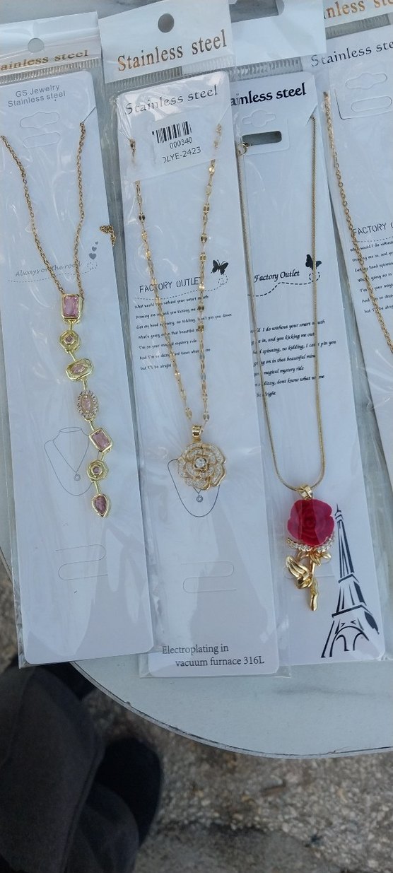 Zincir Detaylı Altın Renkli Kadın El Zinciri - Görsel 4