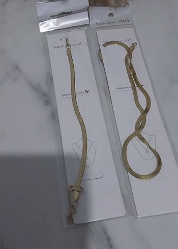 Sheinside Uzun Zincir Detaylı Altın Renkli Yılan Desenli Kolye