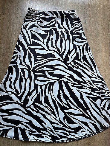 Zebra Saten Midi Etek