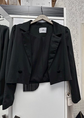 Düğmeli Siyah Mini Kadın Blazer Ceket