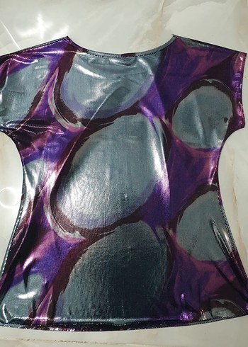 Parlak Mor Desenli Kadın Tişört - Görsel 2