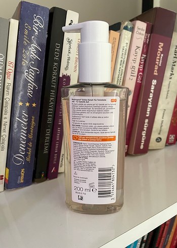 Beden Renk Neutrogena Sivilce Karşıtı Yüz Temizleme Jeli