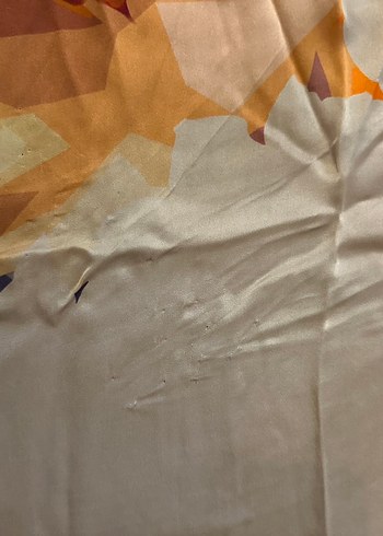 Çiçek Desenli Çok Renkli İpek Eşarp - Görsel 3