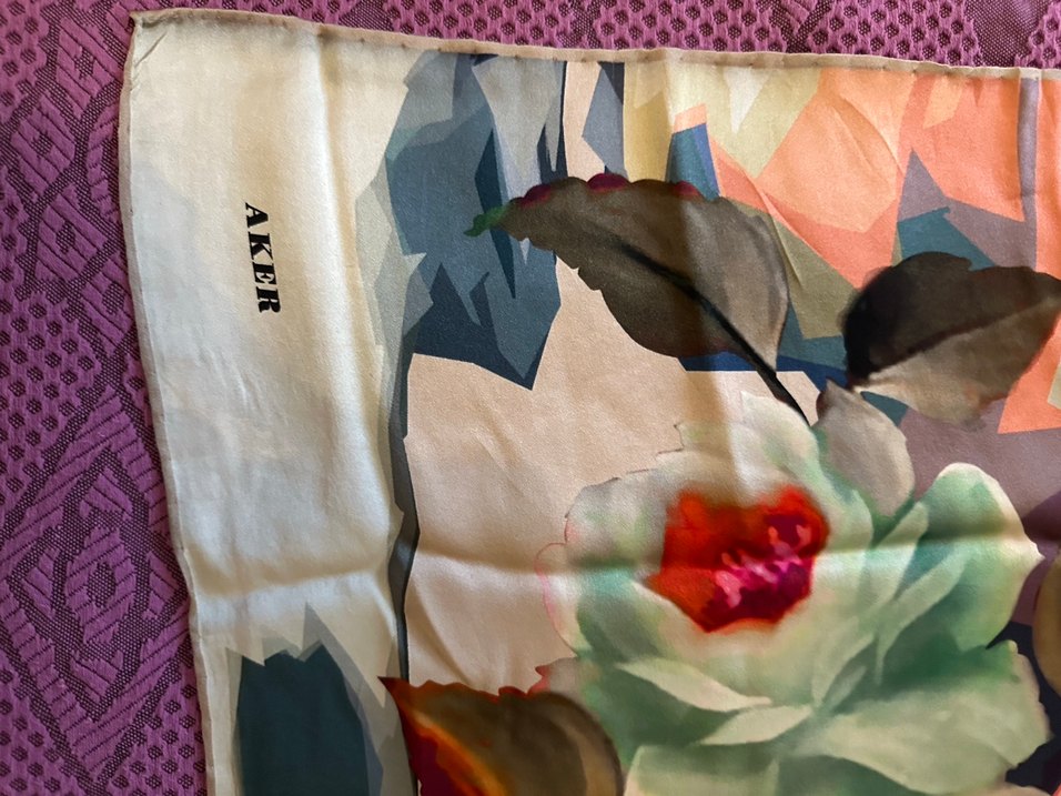 Çiçek Desenli Çok Renkli İpek Eşarp - Görsel 2