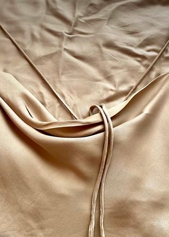 Gold elbise