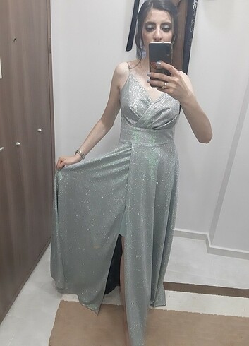 Işıltılı yırtmaçlı uzun abiye elbise - Görsel 2