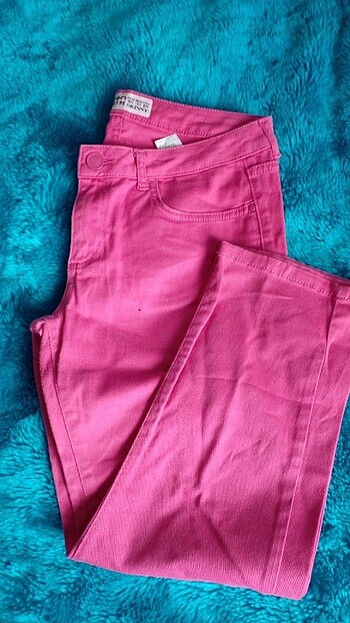 Pembe pantolon