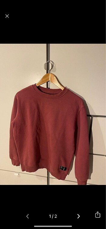 sweatshirt