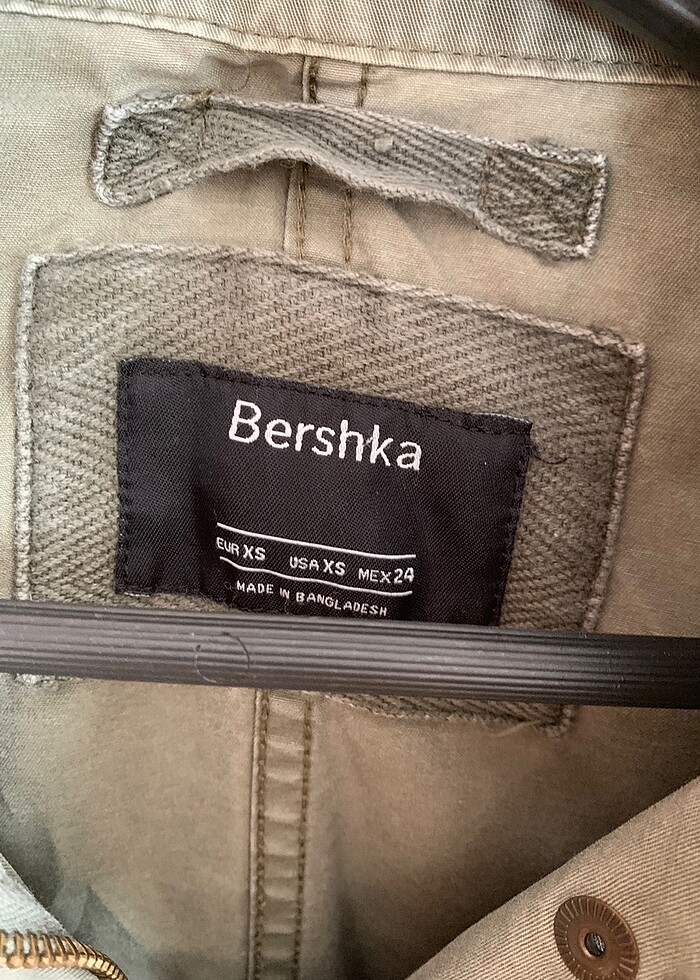 Bershka haki parka - Görsel 4