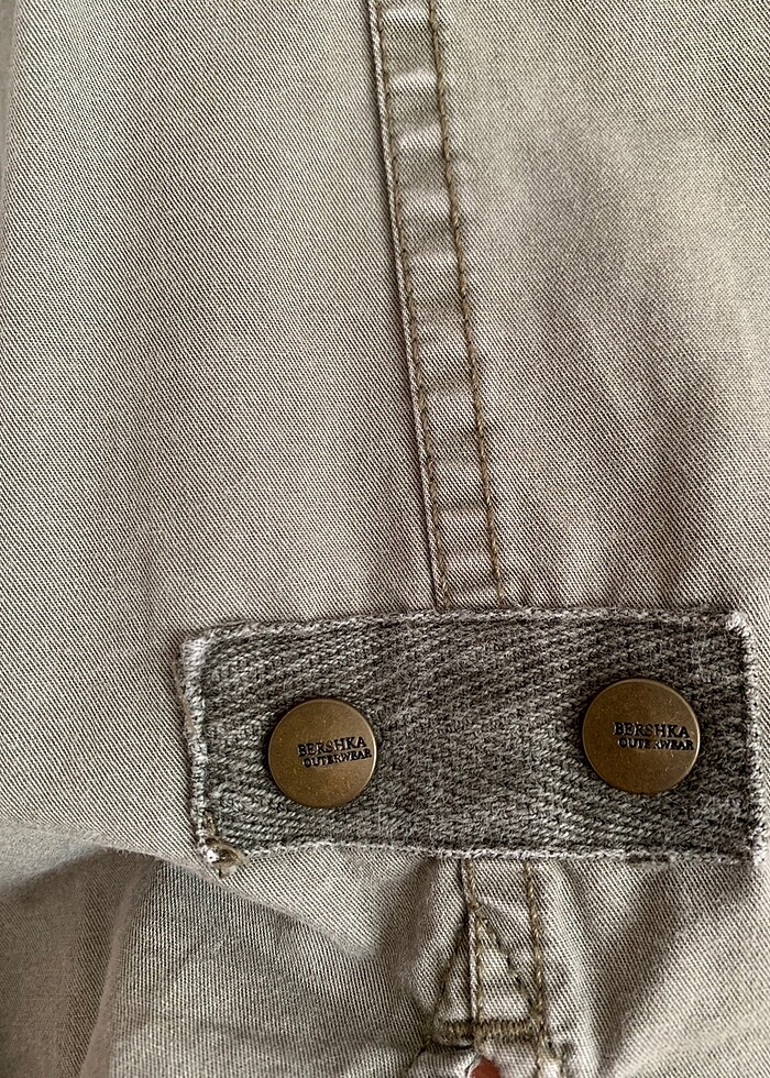 Bershka haki parka - Görsel 3