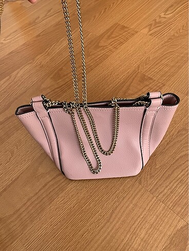 Zara çapraz zincir askılı pembe çanta