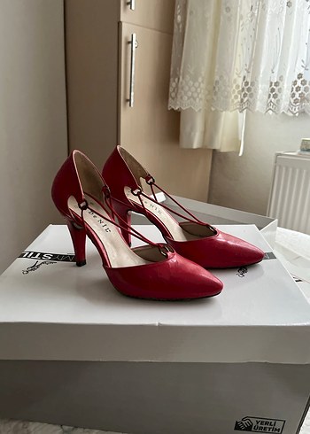 Klasik Kırmızı Deri Stiletto - Görsel 3