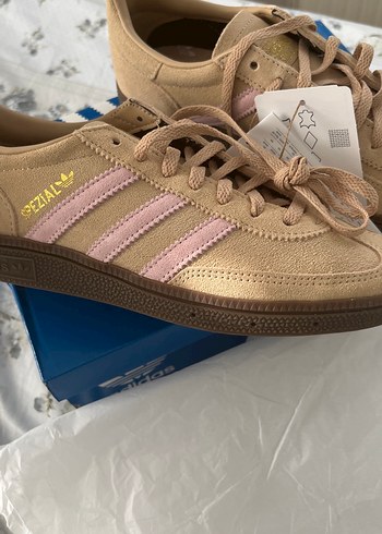 38 Beden Adidas spezial