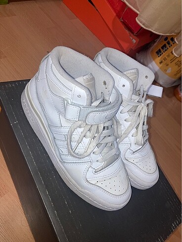 Adidas forum mid
