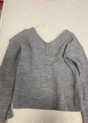 Gri V Yaka Triko Kadın Kazak - Görsel 3