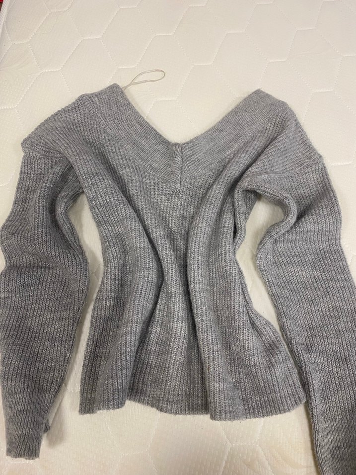 Gri V Yaka Triko Kadın Kazak - Görsel 2