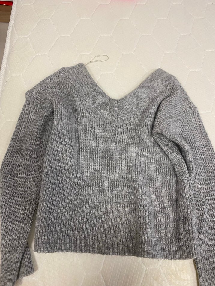 Gri V Yaka Triko Kadın Kazak - Görsel 3