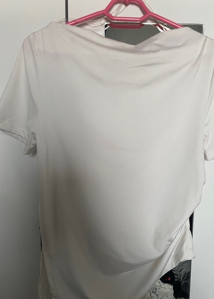 Beyaz büzgülü bluz - Görsel 2