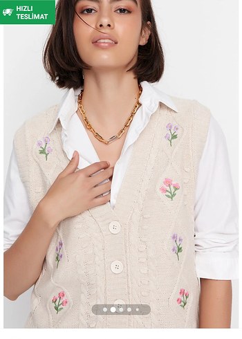 Zara Nakışlı Düğmeli Bej Kadın Süveter