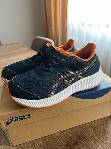 34 Beden Asics çocuk ayakkabı