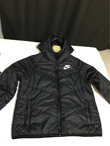 Nike mont