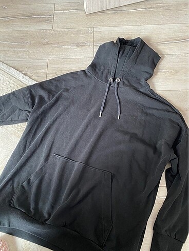 HM sweatshirt