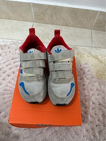 29 Beden Adidas çocuk spor ayakkabı