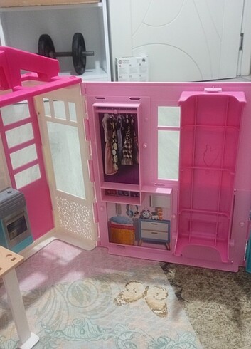 BARBİE EVİ