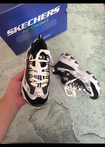 Skechers Kadın Beyaz Yılan Desenli Spor Ayakkabı