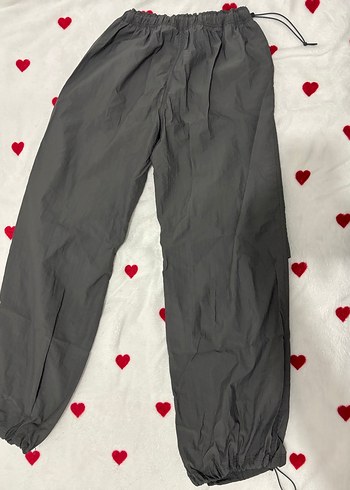 Bershka Paraşüt Pantolon - Görsel 3