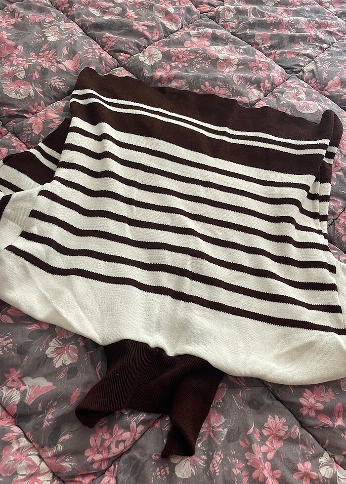 Kahverengi çizgili yakalı triko - Görsel 5