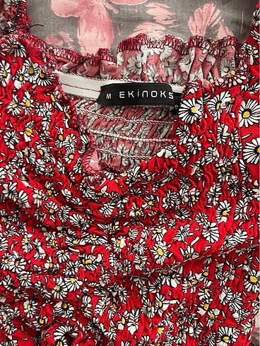 Kırmızı kelebek crop kırmızı papatyalı - Görsel 2