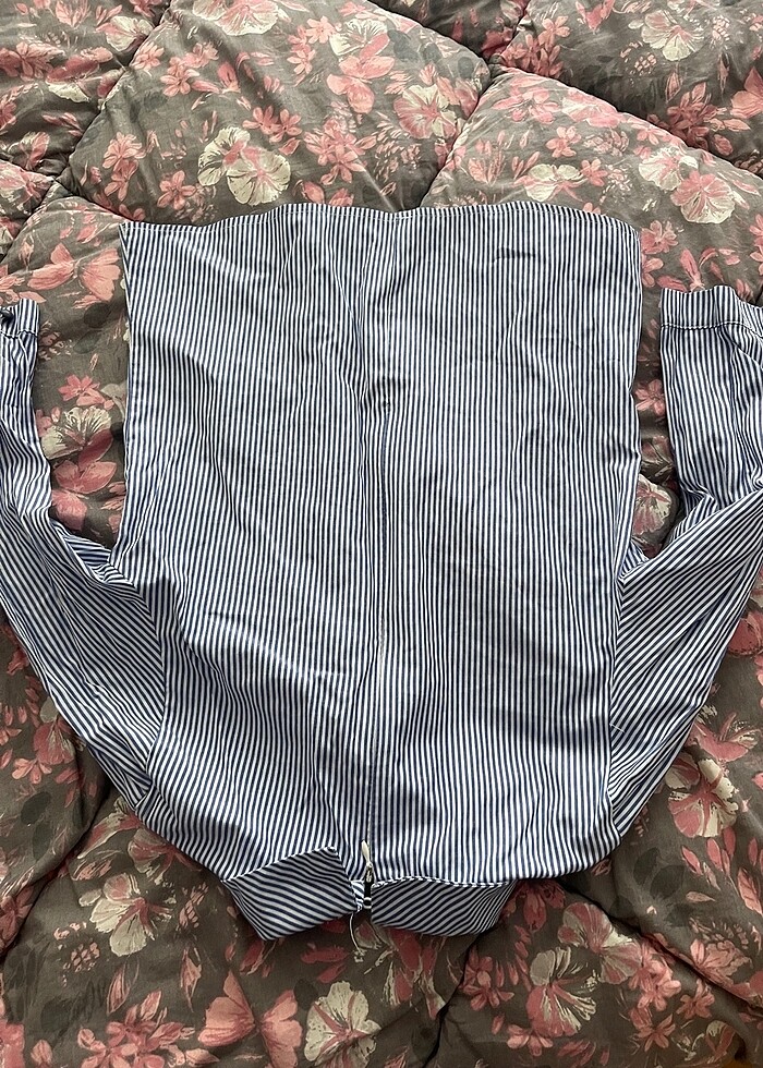 Çizgili yaka detay gömlek yarım kol - Görsel 3