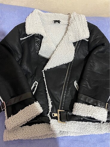 Bershka mont