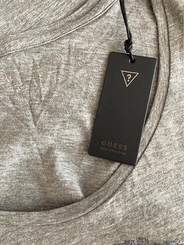 xl Beden Guess Tişört