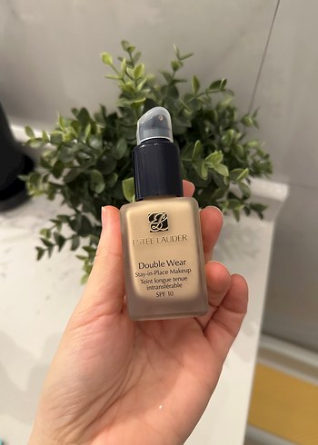 Estee Lauder Double Wear Fondöten Açık Bej - Görsel 3