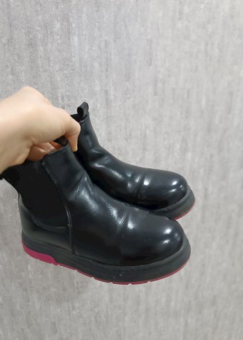 Pembe Tabanlı Siyah Platform Kadın Bot - Görsel 2