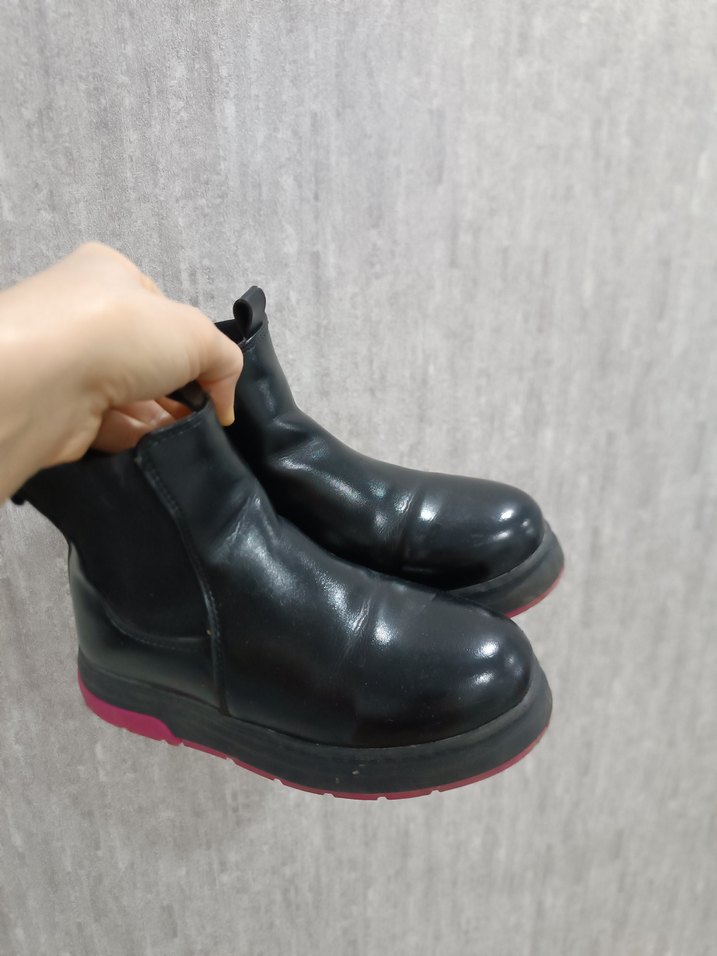 Pembe Tabanlı Siyah Platform Kadın Bot - Görsel 2