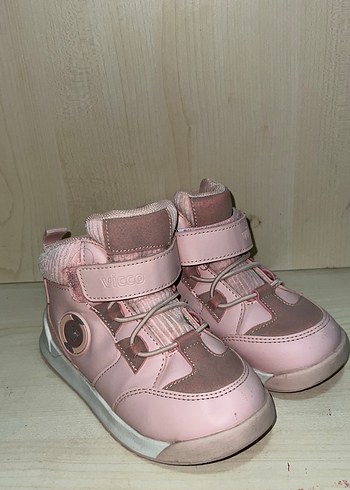 Kız Çocuk Pembe bot