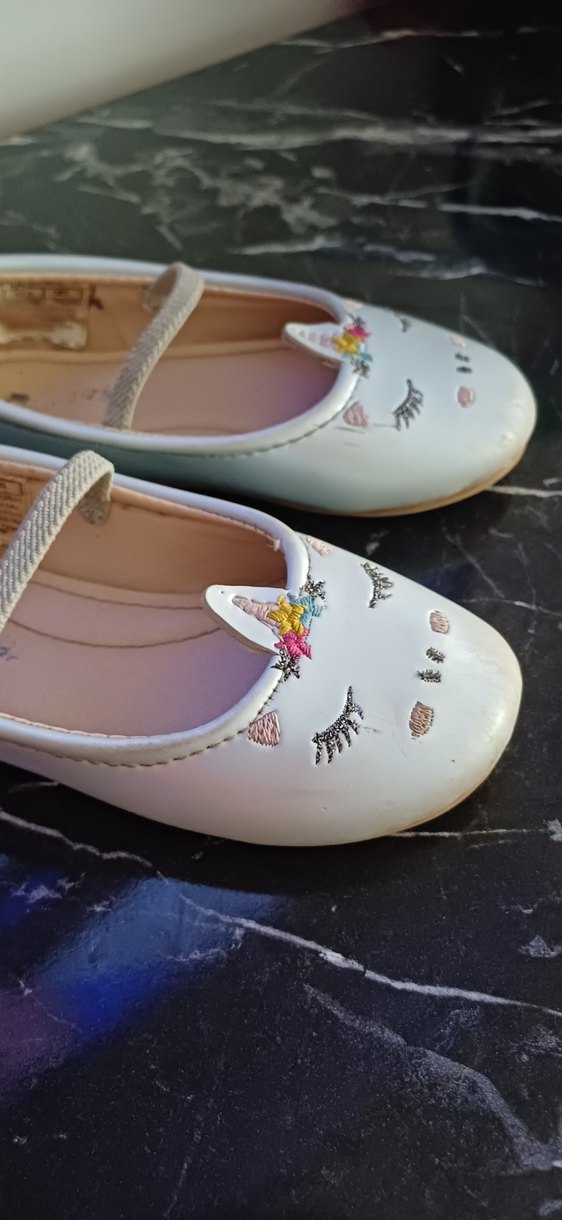 Kız Çocuk Beyaz Nakışlı Tokalı Babet - Görsel 2