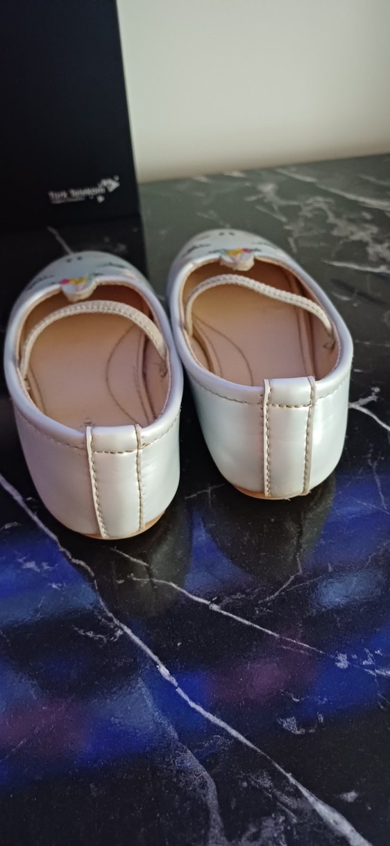 Kız Çocuk Beyaz Nakışlı Tokalı Babet - Görsel 3