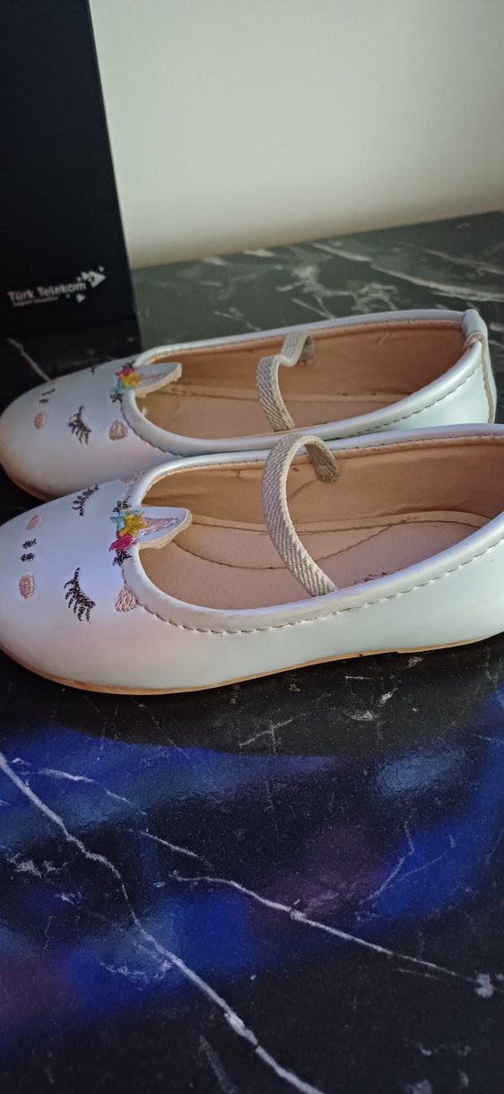 Kız Çocuk Beyaz Nakışlı Tokalı Babet - Görsel 4