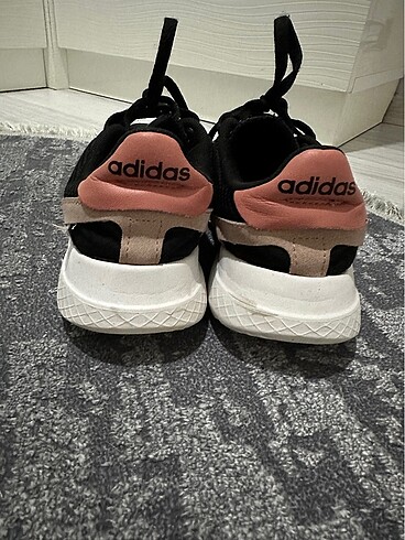 Adidas spor ayakkabı