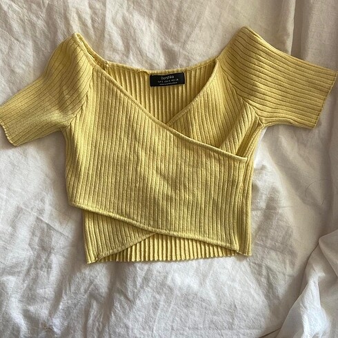 BERSHKA CROP