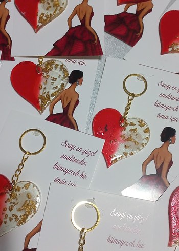 Zincir Detaylı Parlak Altın Kalp Anahtarlık - Görsel 4