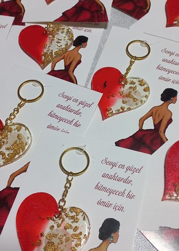 Zincir Detaylı Parlak Altın Kalp Anahtarlık - Görsel 2