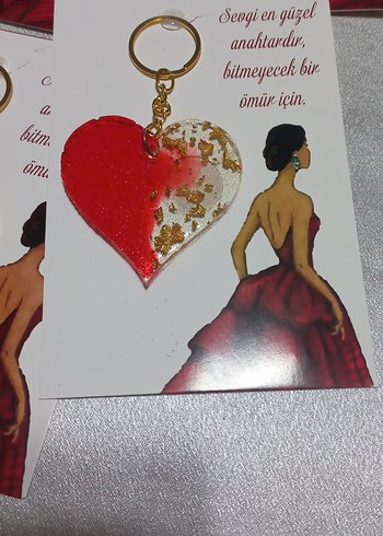 Zincir Detaylı Parlak Altın Kalp Anahtarlık - Görsel 3