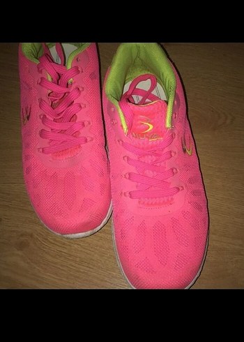 Pembe Kadın Spor Ayakkabı Velcro Detaylı