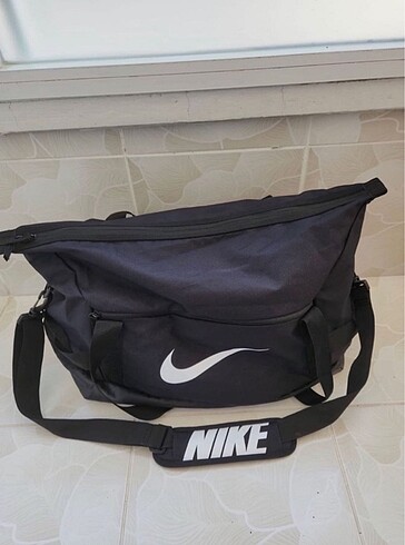 Nike valiz çanta