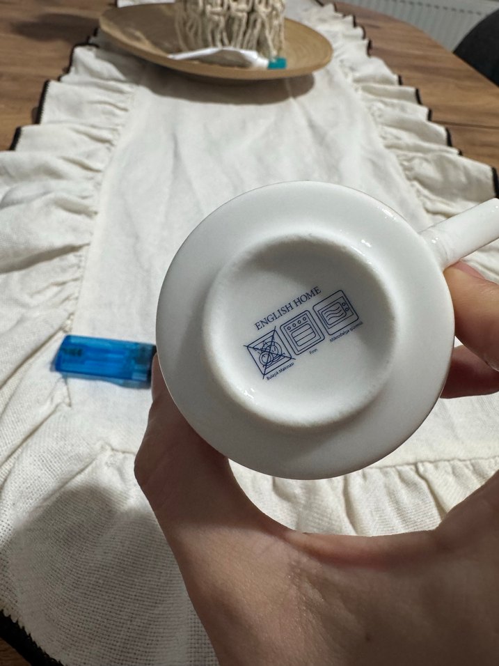 Desenli Beyaz ve Gri Porselen Fincan ve Tabağı - Görsel 3